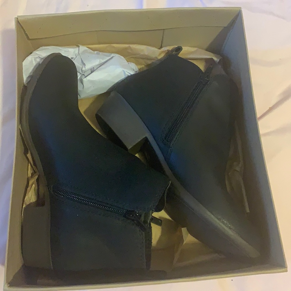boots brand (lucky brand) color (black), size (4)